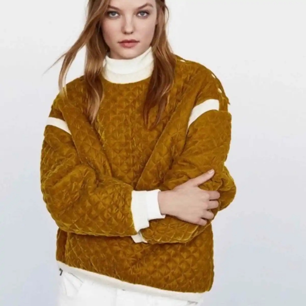 Zara Oversized Trafaluc Quilted Crewneck pullover Size S new without tags